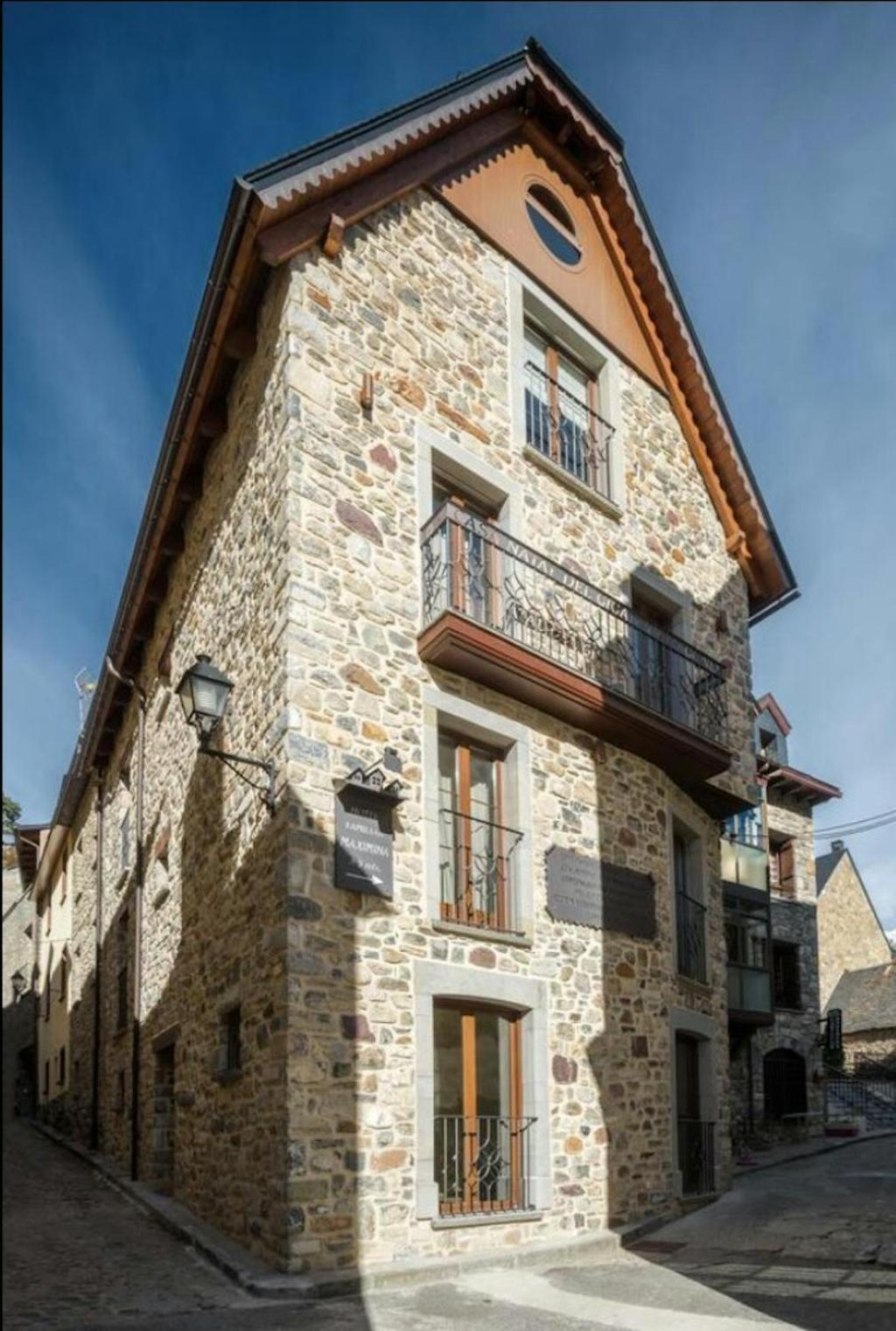 Casa Gigante De Sallent - Exclusiva Y Con Historia